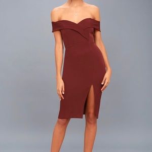 Burgundy off the shoulders dress!